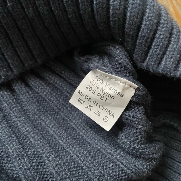 Oversized Turtleneck Sweater Dress - Picture 6 of 8